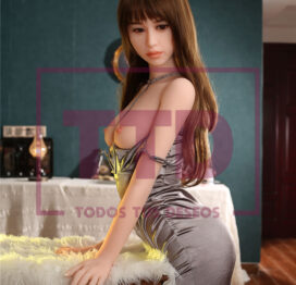 Ella es Yumi Minus de Irontech Doll
